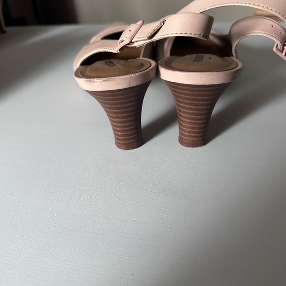 Clarks Women's Cream Slingback Heels - Picture 3 of 4